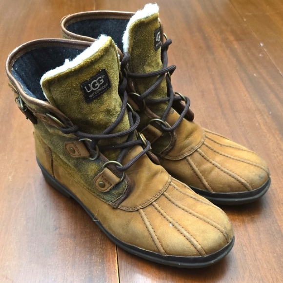 UGG Shoes - UGG Women's 9 Tan Lace-Up Boots Waterproof